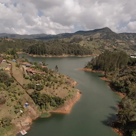 Ibuku Hotel Guatape - Chalets Exterior photo