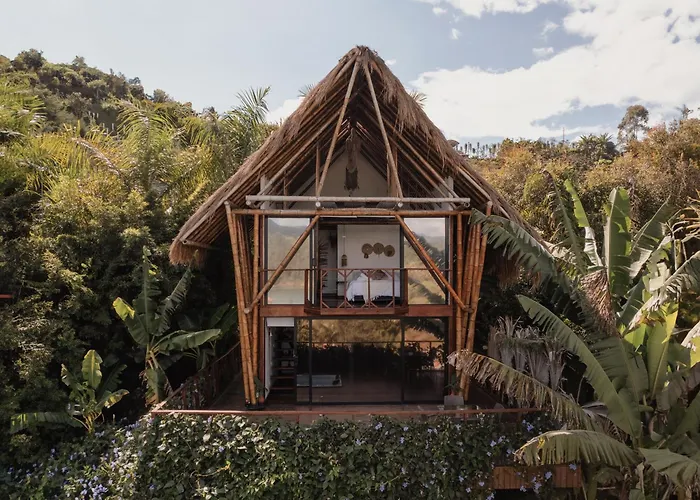 Hotel IBUKU Cabaña Junto al lago con Jacuzzi y Muelle Privados