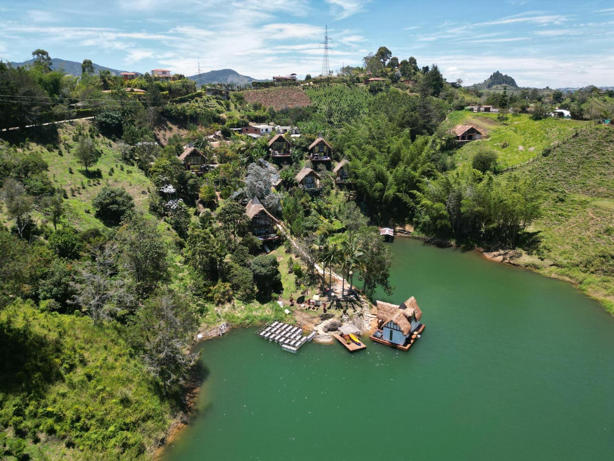 Ibuku Junto Al Con Jacuzzi Y Muelle Privados * Guatapé