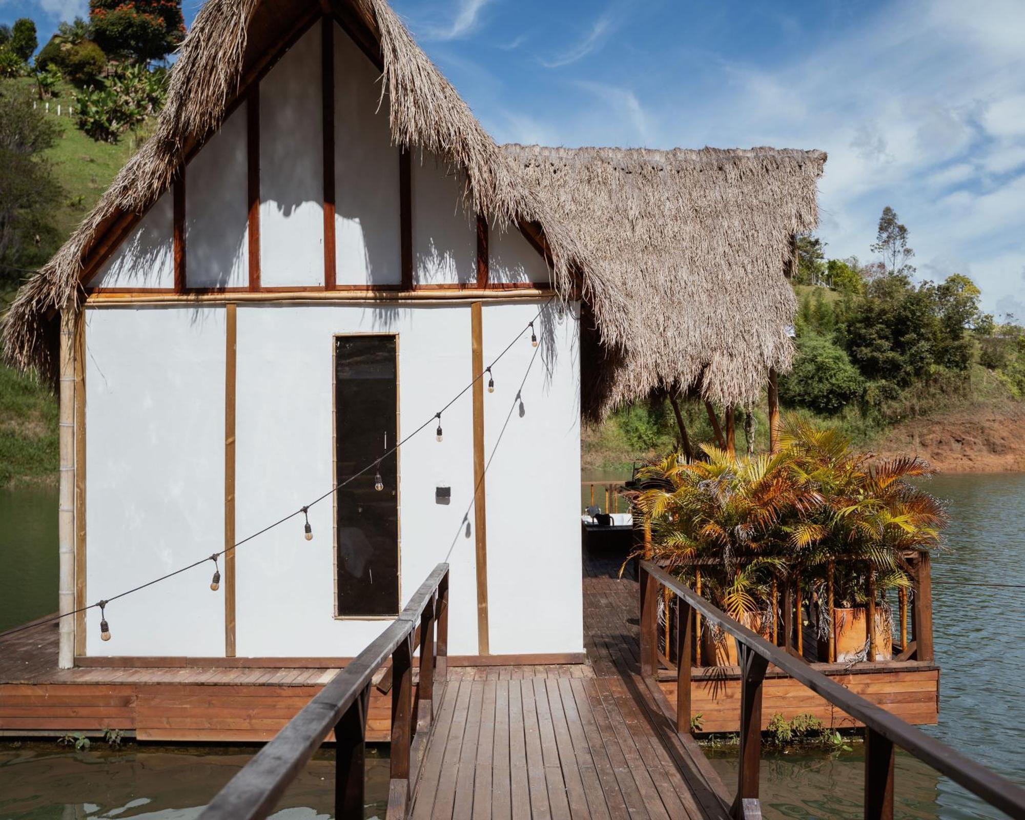 Ibuku Junto Al Con Jacuzzi Y Muelle Privados * Guatapé